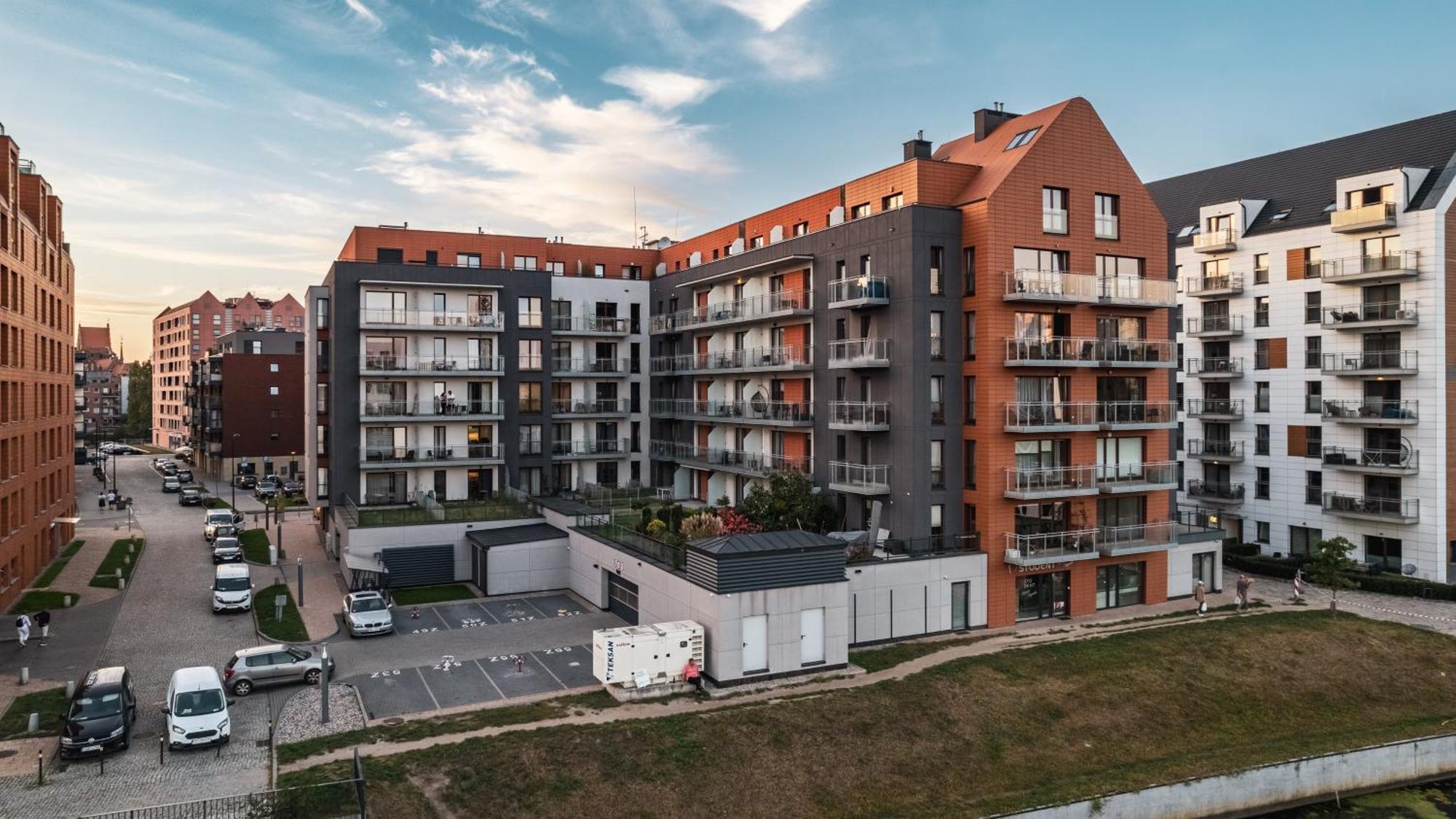 Aura Ii, Sun & Snow, Gdansk